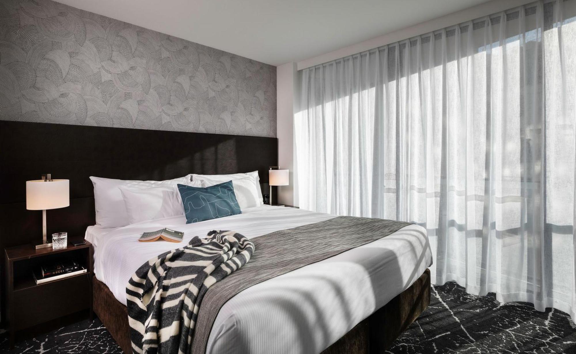 Superior King Suite,1405761224:JPEG